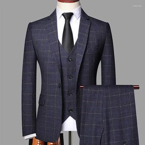 Abiti da uomo Set tailleur pantalone scozzese da lavoro 3 pezzi Giacca slim aderente Pantaloni Gilet Giacca formale Smoking da sposa Disponibile