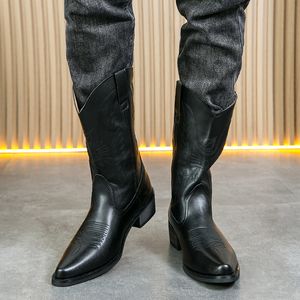 Мужские ботинки с острым носком до середины икры из искусственной кожи, мужские ковбойские сапоги на квадратном каблуке на плоской подошве в стиле вестерн, модные рыцарские сапоги в стиле ретро с вышивкой