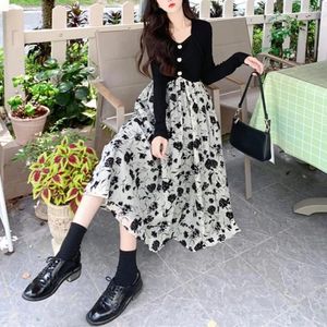 Casual Dresses Women Long Sleeve Midi Dress Soft Lightweight Fabric Floral Print V Neck For A-line Loose Hem Patchwork