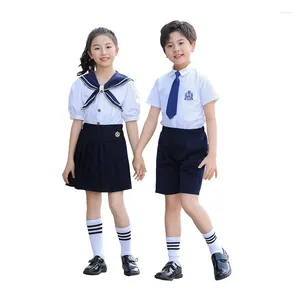 Set di abbigliamento C081 Asilo Estate Bambini Abiti da spettacolo Studenti della scuola primaria Uniformi Laurea Camicia a maniche corte Tute