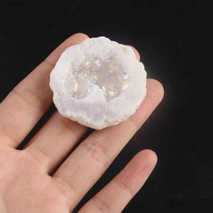 Konst och hantverk 1pc Natural Agate Quartz Geode Healing Gemstone Ornament Witchcrans Crystal Cluster Mineral Prov Energy Drop Deli DHPQF