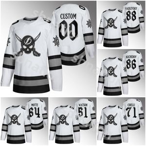 Lightnings Gasparilla Inspired 2024 Sınırlı Sınırlı Beyaz Jersey Tampa Bay 86 Nikita Kucherov 88 Andrei Vasilevskiy 64 Tyler Motte 51 Austin Watson Hokey Jersey