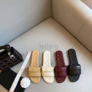 2024 New 10A Mirror quality Luxuries Designers Summer Flat Slipper Sheepskin Diamond Lattice Haute-couture Women Designer Sandals Genuine Leather Shoes letterg