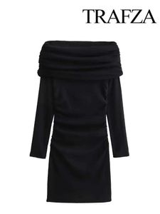 Kvinnors blusar skjortor Trafza Autumn Winter Women Sexig Off Shoulder Dress Black Bodycon Mini Party Dresses Woman Ruched Long Sleeve Short YQ240120