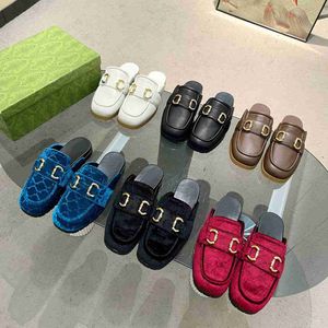 2024 Nya kvinnor Baotou loafer tofflor Classic Mules Läder Luxury Leather Metal Chain Shoes Sandaler Slipper Läder Sandaler Classic Casual Shoes