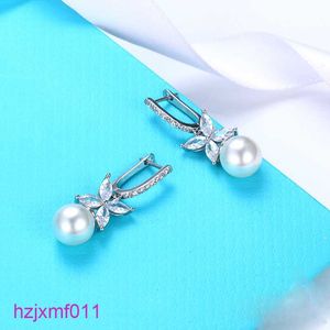 1w4w Stud 925 Sterling Silver Love Clover Designer Earrings for Women Luxury Brand Full Diamond Butterfly Ol Engagement Charm Pearl Ear Rings Earring Jewe