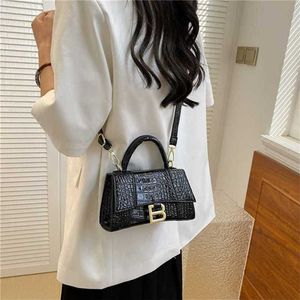 New French Fashion Handheld Women's Bag with High Quality One Shoulder Crossbody for Womencode 70% off outlet online sale