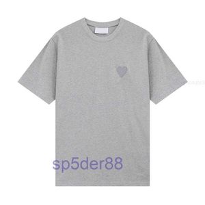 プレイブランドメンズTシャツラグジュアリーTシャツの最新女性デザイナーファッションメンズカジュアルTシャツ男服リトルレッドハートチュアンクバオリンポロシ