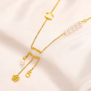 Klassisk designer Brand Letter Pendant Halsband för mode Kvinnor Halsband Högkvalitativ Choker smycken Tillbehör 18K Pläterad Gold Girls Gift 20Style