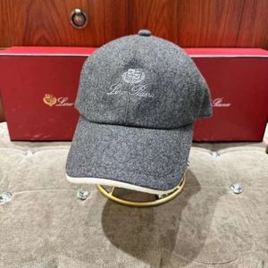 Top Quality Popular Strawberry Ball Cap Canvas Casual Designer Moda Loro PianaSun Chapéu Esportes Ao Ar Livre Homens Suspender Famoso Beisebol Amor Óculos