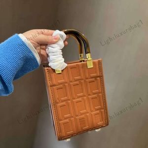 حقائب الكتب الكلاسيكية حقائب مصممة للنساء F Print Crossbody Pags Pags Facs Mini Luxurys Luxurys Handbags Bag Lady Classic Coin Rase 240101