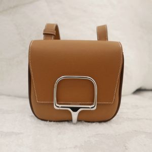 Klassisk läderpalmmönstrad skinkor väska Della 2024 Ny designer Bag Luxury Womens Saddle Bag Autumn Winter Cowhide Single Shoulder Crossbody Handheld Fashion