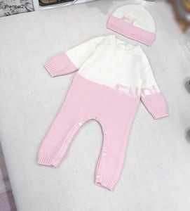 Luxury spädbarn jumpsuits och hatt härliga rosa pojkar flickor bodysuit storlek 66-90 skarvning design nyfödd baby stickad krypdräkt jan20