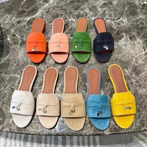 Top Quality Sapatos Casuais Sandália Loro Mule Verão Pianos 2024 Novo Chinelo Camurça Couro Sexy Mulheres Presente Plana Slides Loafer Charme Ensolarado Ao Ar Livre Viagem Interior Sliders