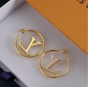 2024 Nowy styl Big Gold Hoop Kolczyki Charm Women Girls Ear Studs Zestaw biżuterii Karkie Walentynkowe Prezenty Zaangażowanie na pannę młodą z oryginalnymi lamperlies Vittonlies