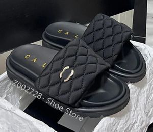 Paris lyxig designer kvinnors sandaler quiltade dubbla lager diamant gelé stil casual mäns och kvinnor platt skor strand kvinnors tofflor kanal designer skor c skor