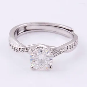 Pierścienie klastrowe obejmują certficate 925 Srebrny pierścień okrągły biały MOISSANITE Test diamentów