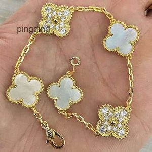 Biżuteria Projektant Sieć Van Four Leaf Clover Bransoletka Cleef Van Bracelets Luksus 4 Charm Elegancka moda 18K Gold Agat Shell Mother of Pearl Para Holiday Special Co