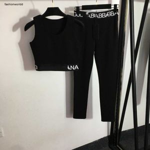 23SS Women Tracksuit Joga Suit Kobiet Designer Ubrania drukowane zbiornik elastyczne szczupłe legginsy Zaawansowane letnie set kobiet wysokiej jakości designerskie ubrania dla kobiet