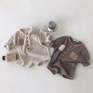 Autumn Baby Cotton bodysuit japansk spädbarn långärmad jumpsuit vintage född tjej onesie söt pojkficka övergripande 240119