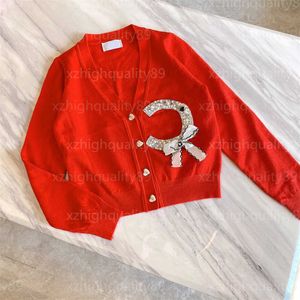 Designer cardigan mulheres camisola vermelho luxo malhas jaqueta cor sólida manga comprida diamante incrustado carta arco fino ajuste elegante mulheres cardigan suéteres para mulher