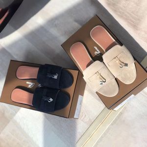 Sandaler av högkvalitativ SUEDLEATIE SEXY KVINNA GÅVLIGA SLIDER Inomhus Sandal Loro Mule Summer Travel Pianas Slipper Storlek 35-40 Sunny Charm Outdoors Beach Sliders Loafe