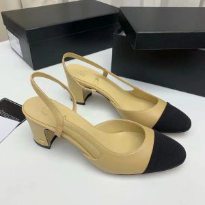 Sandal lyxdesigners Lady Ballet Flats Nya skor Kvinnor Klänningskor Läder Läder Casual Shoe High-Heeled Shoes Ladies Party Sexig Woman High Heels Wedding Shoe Storlek 35-42