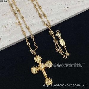 2024 Designer Marca Cross CH Colar para Mulheres Luxo Cromos Ouro Chama Pingente Corrente de Bambu Homens Casal Hip Hop Versátil Coração Clássico Jóias Neckchain DYB3