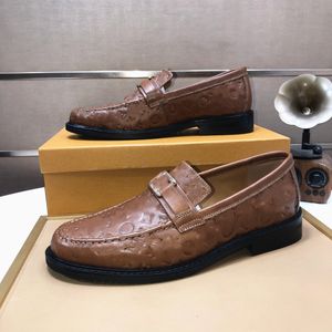 Designer Brown Men Plaid checkar båtskor Lyxvarumärke Flat Man Dress Shoes Metal Buckle Leather Damer Lazy Loafers Muller Plus Size 38-45 1.19 01