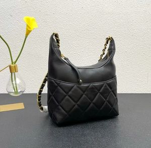 Weiche schwarze Ledertasche für Damen, Umhängetaschen, Persönlichkeit, kontrahierte Version, Design-Handtasche mit Retro-Goldkette, 25 cm, Umhängetaschen-Handtaschen