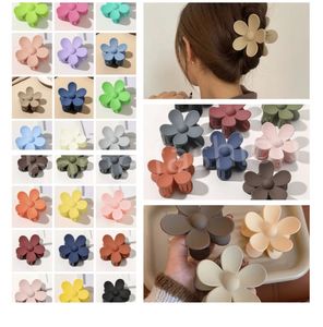 Fashion Flower Claw Clip for Women Girls Sweet Hair Claw Hair Clamps Crab Headband Winter Hair Accessories C477