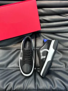 Modemän designer skor brev tryckt läder casual sneakers promenad lyx mode svart vita män sport sneakers tränare sko plus storlek
