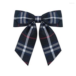 Broscher retro tyg pläd brosch båge slips brittisk skjorta klänning slips koreanskt mode för kvinnor kors smycken tillbehör