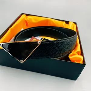 2024 New P Designer Belt Luxury Triangle Belt för män och kvinnor High End Letter Belt Fashion Casual Matching Shorts Kjol Business Luxurious Wholesale