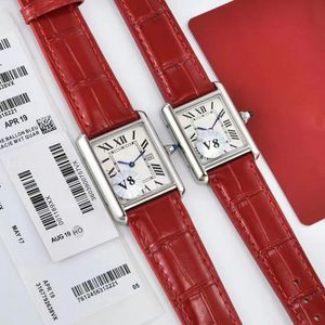 Słynny zbiornik marki Watch oryginalna skórzana srebrna tarcza wrsitwatch dla kobiet kwarcowy zegar ze stali nierdzewnej V8 Factory Waterproof-Silver Case