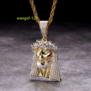 Iced Out CZ Moissanit kleiner schwarzer Jesus-Anhänger 14K vergoldet Halsketten Herren Anhänger