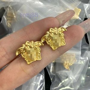 Stud New Fashion Ear Studs Greece Meander Pattern Medusa Portrait Sculpture Pendant Women Men Earring Brass Gold Plated Ladies Clipons Designer j J230717 66DH