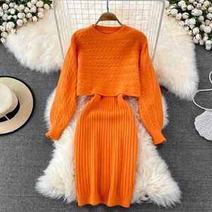 Arbetsklänningar Elegant Slim Two Piece Set Female Sweater Dress Autumn Winter High midja Stickad Ensemble Femme Medium Long Party W134