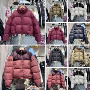 디자이너 여성 다운 파카 파카 자수 배지 여성 스탠드 업 칼라 편지 스플 라스 밝은 짧은 겨울 재킷 가을 겨울 느슨한 두꺼운 따뜻한 빵 코트