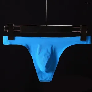 UNDUTTS Bikini Dışbükey Poşet Erkekler Dikişsiz Buz İpek Nefes Alabilir Seksi Bir Parçalı Alçak Tong T-Pants Sissy Panties Lingerie