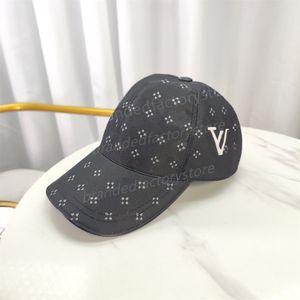 Yeni Erkekler Tasarımcı Beyzbol Şapkası Kadın Moda Lüks Snapback Golf Sun Cap Klasik Mektup Nakış Yaz Kovboy Ayarlanabilir Yüksek Kaliteli Siyah Kamyon Şapkası Toptan
