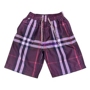 24SS Herren-Shorts, Designer-Shorts, klassische Streifen, Sommermode, lässige Straßenkleidung, schnell trocknende Badebekleidung, Board-Strandhose, 100 % Polyesterfaser-Twill-Stoff 388