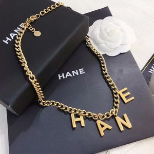 Modedesigner 18 Karat vergoldete Edelstahl-Halsketten, Halsband, Buchstaben-Anhänger, Statement-Mode-Damen-Kubanische Halskette, Hochzeitsschmuck