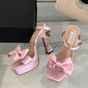 Sandali Liyke 2024 Nuovo marchio Super tacchi alti Sandali sexy Moda rosa Bowknot di seta Piazza Open Toe Chunky Scarpe con plateau Scarpe da donna J240122