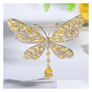 Pins Broches na Europa e inlay dourado Zircon Cor merecem desempenhar o papel do terno feminino Pin Borla Borboleta Insetos Drop Delivery DHD4B