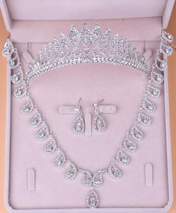 Wedding Bridal Crown Kolczyki Naszyjnik 2017 Zestawy biżuterii ślubnej Świeci Różczenki Formalne zużycie biżuterii Quinceanera Wear4746942