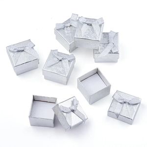 Display 24 pz/lotto Colore Argento Quadrato Bowknot Scatole per anelli di cartone Regali di San Valentino Pacchetti Scatole per esposizione di gioielli Regalo
