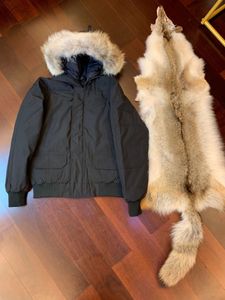 2024 Autunno inverno Giacca in pelliccia di lupo Giacche da uomo Piumini da uomo Giacca a vento Parka con cappuccio di alta qualità Abbigliamento classico