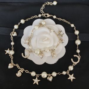 Luxury Diamond Bracelet Chain Necklace Designer Lover Necklace Charm Bracelet Letter For Woman Jewelry Sets