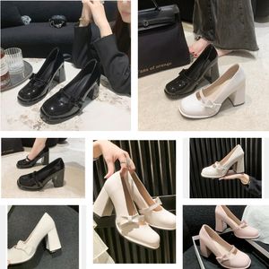 Luxury Designer Womens Calfskin Catwalk Shoes Pumps High Heels Flat Sneakers Open on Formal Chunky Kitten Heel Slingbacks Dress Wedding Shoe Sandal